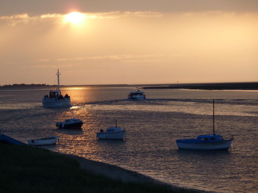 Gites La Baie Des Remparts Meuble Les Avocettes サン・ヴァルリー・シュル・ソンム エクステリア 写真